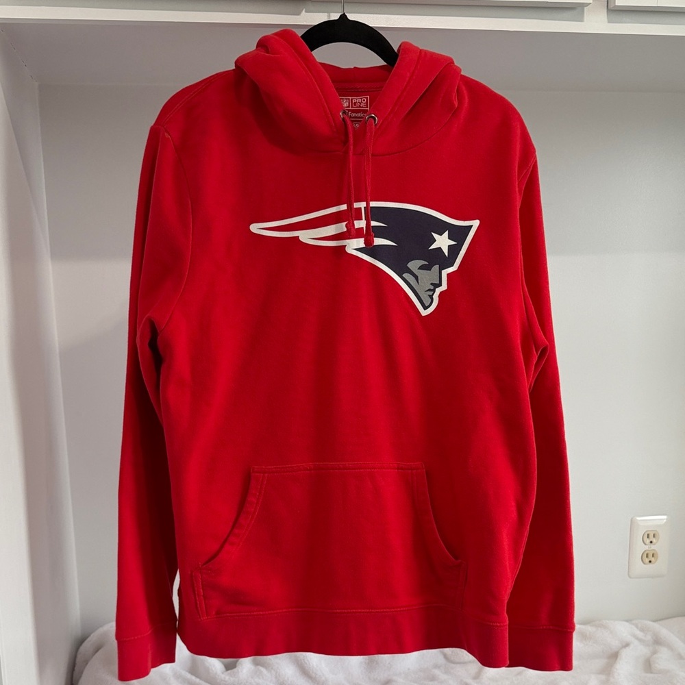 New England Patriots Fanatics Primary Logo Pullover Hoodie | Men’s L